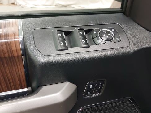 Used 2016 Ford F150 Lariat w/ Equipment Group 502A Luxury AWD/4WD image 25
