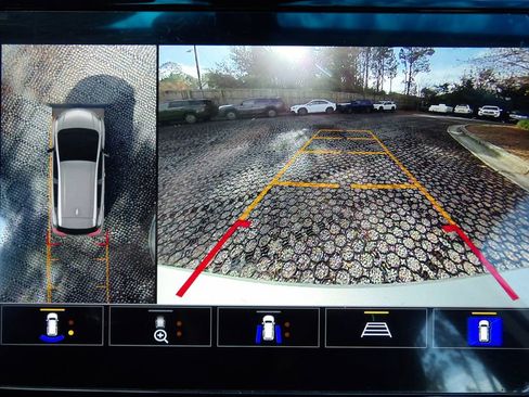 Used 2023 Chevrolet Bolt LT w/ Infotainment Package image 23