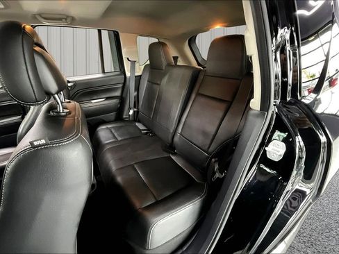 Used 2015 Jeep Compass High Altitude FWD image 20