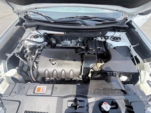 Used 2020 Mitsubishi Outlander ES FWD image 17