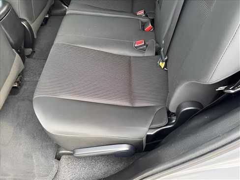 Used 2016 Toyota RAV4 LE image 10