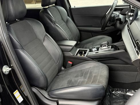 Used 2024 Mitsubishi Outlander SE image 11