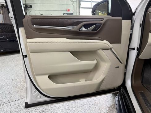 Used 2023 GMC Yukon Denali image 9