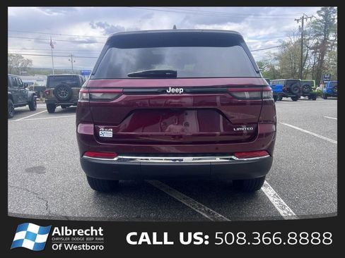 Used 2025 Jeep Grand Cherokee Limited AWD/4WD image 4