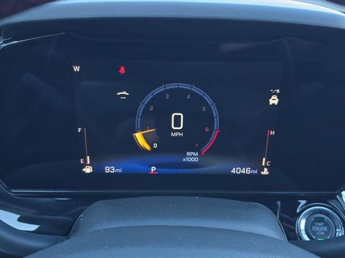 Certified 2025 Chevrolet Trax RS w/ Driver Confidence Package image 11