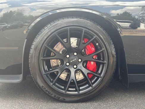 Used 2016 Dodge Challenger SRT Hellcat RWD image 11
