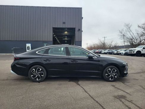 Used 2025 Hyundai Sonata SEL image 2