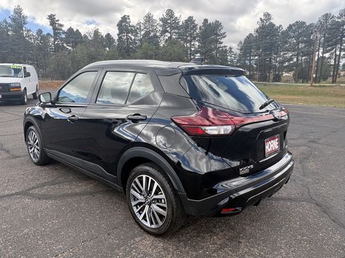 Used 2024 Nissan Kicks SV FWD image 5