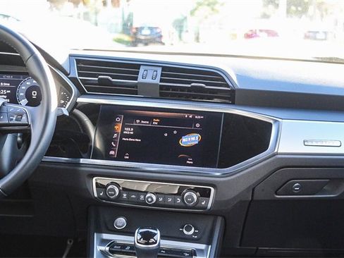 Used 2020 Audi Q3 2.0T Premium w/ Convenience Package image 19