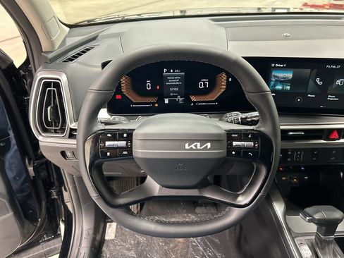 New 2026 Kia Sorento LX image 12