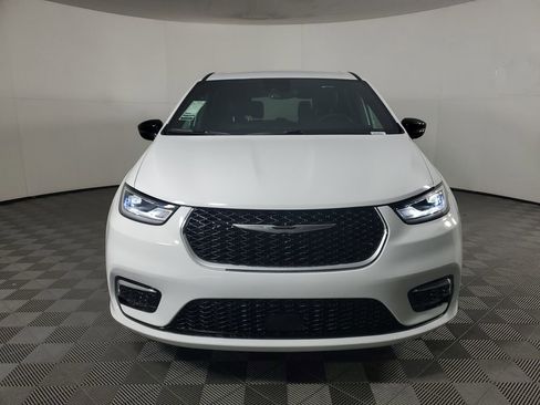 New 2026 Chrysler Pacifica Select image 9