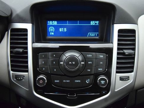 Used 2015 Chevrolet Cruze LS FWD image 12