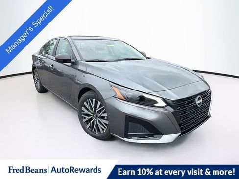 New 2026 Nissan Altima 2.5 SV FWD image 1
