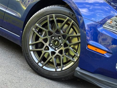 Used 2014 Ford Mustang Shelby GT500 w/ Equipment Group 821A RWD image 33