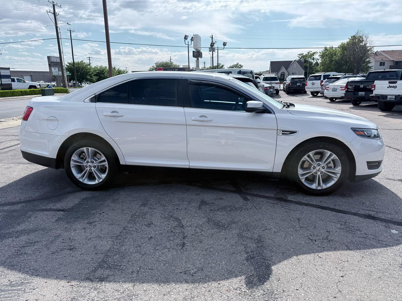 Used 2018 Ford Taurus SEL w/ Equipment Group 201A FWD image 6
