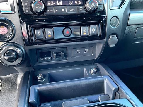 Used 2021 Nissan Titan PRO-4X w/ Pro-4x Convenience Package image 15