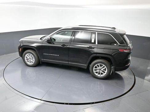 New 2025 Jeep Grand Cherokee Laredo X w/ Luxury Tech Group I image 31