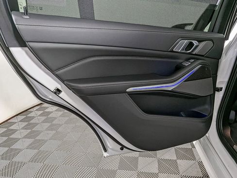 Certified 2025 BMW X7 M60i image 52
