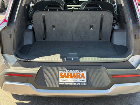 Used 2024 Kia EV9 Light Long Range RWD image 33