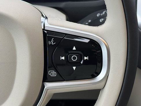 New 2025 Volvo XC90 B6 Plus w/ Protection Package Premier image 12