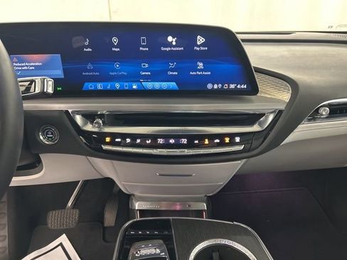 Used 2024 Cadillac Lyriq Luxury image 20