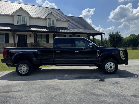 Used 2022 Ford F450 Platinum w/ FX4 Off-Road Package AWD/4WD image 8