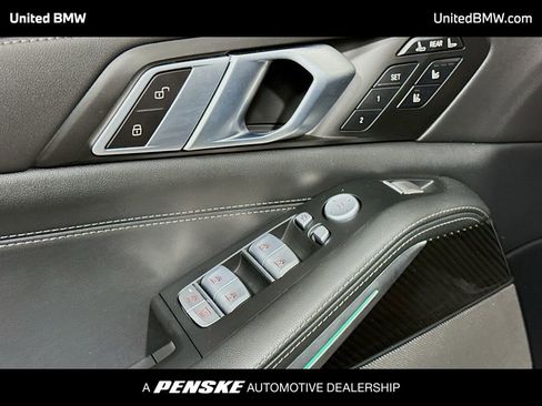 Used 2025 BMW X7 M60i image 3