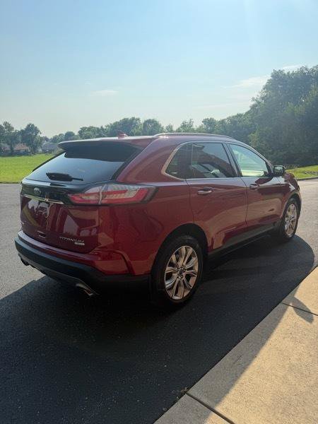 Used 2019 Ford Edge Titanium w/ Cold Weather Package AWD/4WD image 5