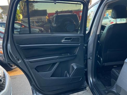 Used 2019 Volkswagen Atlas SE w/ Towing Package image 27