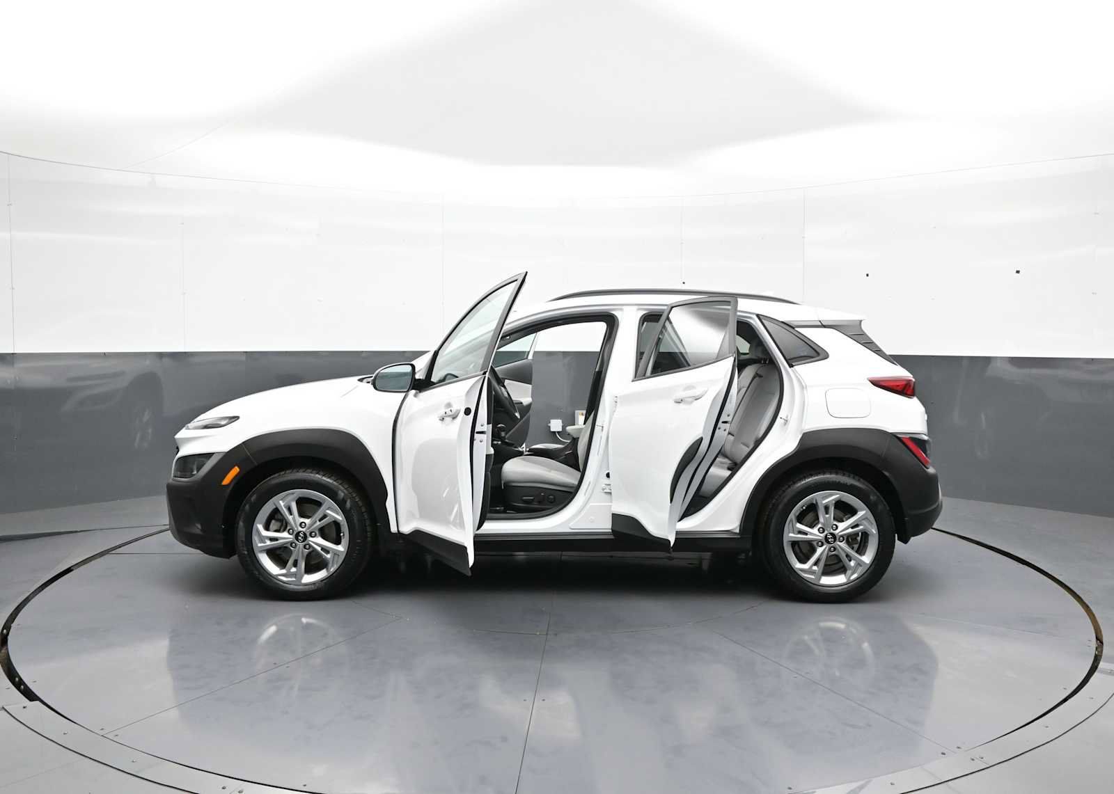 Certified 2023 Hyundai Kona SEL AWD/4WD image 40
