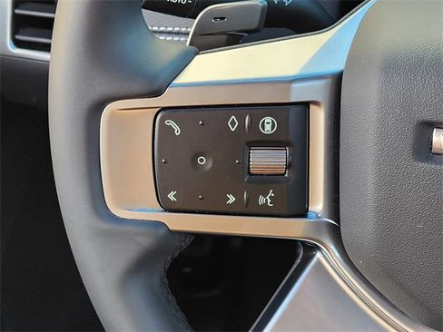 Used 2024 Land Rover Discovery Dynamic SE image 27