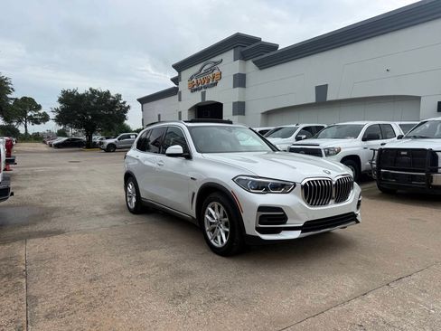 Used 2023 BMW X5 xDrive45e w/ Executive Package AWD/4WD image 42