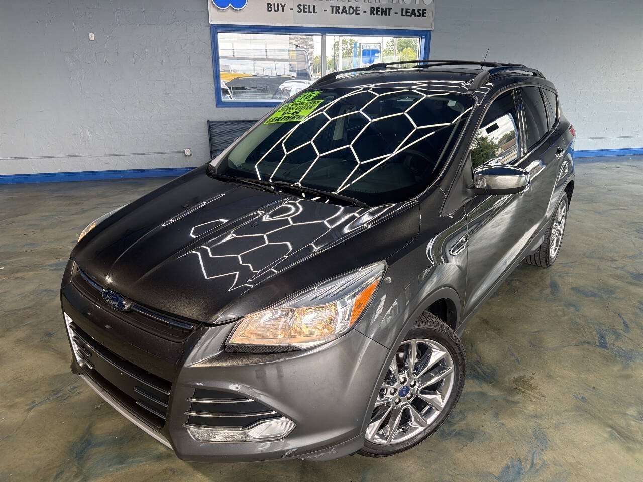 Used 2016 Ford Escape SE w/ SE Chrome Package FWD image 1