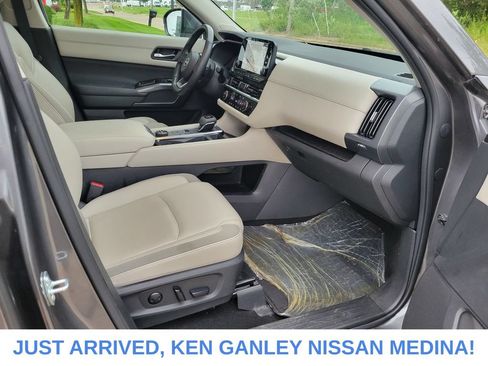 Certified 2024 Nissan Pathfinder SL w/ SL Premium Package AWD/4WD image 25