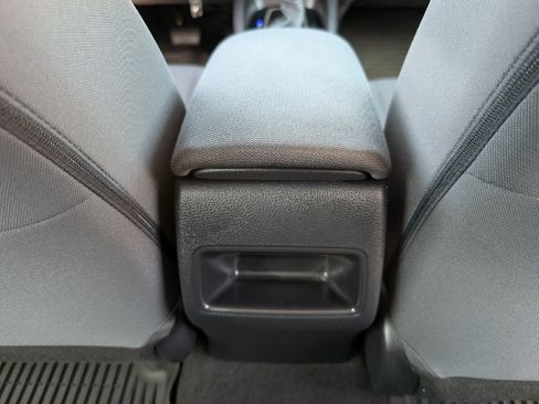 Used 2020 Toyota Corolla LE FWD image 6