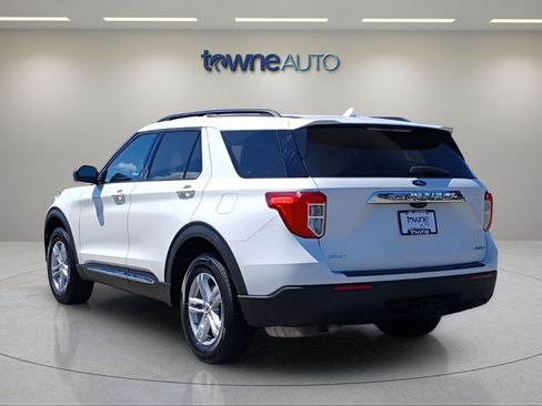 Used 2021 Ford Explorer XLT w/ Class III Trailer Tow Package AWD/4WD image 3