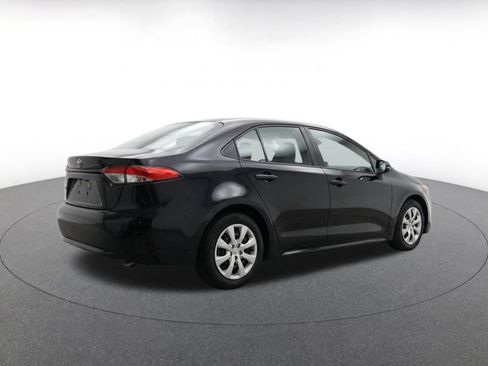 Used 2025 Toyota Corolla LE FWD image 9