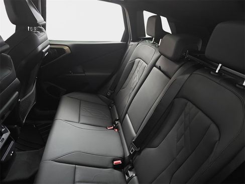 Used 2025 BMW X3 xDrive30i w/ Convenience Package image 17