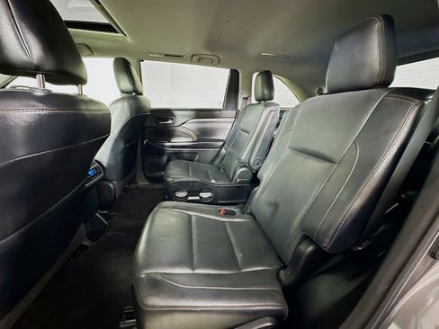 Used 2018 Toyota Highlander Limited FWD image 4