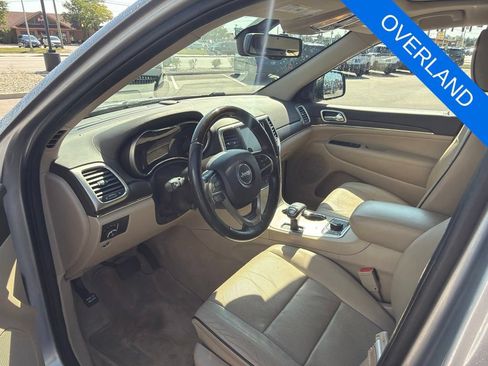 Used 2015 Jeep Grand Cherokee Overland AWD/4WD image 14