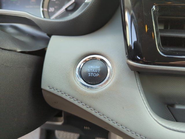 Used 2022 Toyota Highlander XLE FWD image 45