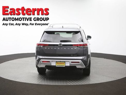 Used 2023 Nissan Pathfinder SL AWD/4WD image 38
