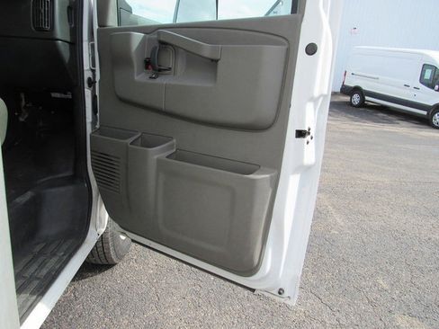 Used 2022 GMC Savana 3500 Extended w/ Power Convenience Package RWD image 12