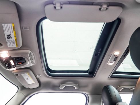 Used 2019 MINI Cooper S FWD image 35
