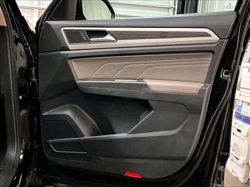 Used 2023 Volkswagen Atlas SE image 26