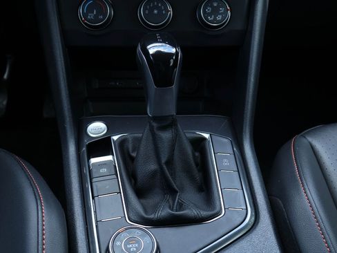Used 2024 Volkswagen Tiguan Wolfsburg Edition AWD/4WD image 17