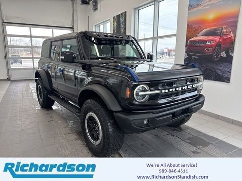 Used 2023 Ford Bronco Outer Banks w/ Sasquatch Package AWD/4WD image 1