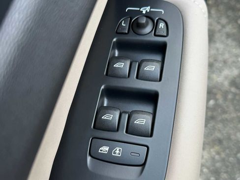 New 2026 Volvo XC60 T8 Plus w/ Protection Package Premier image 21