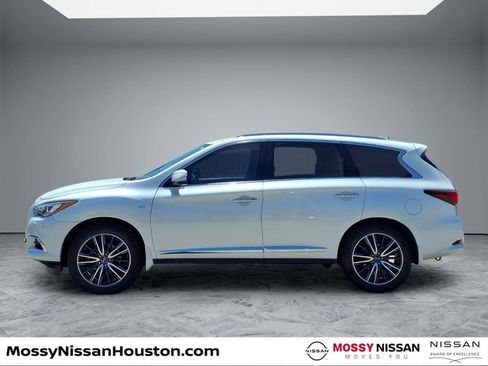 Used 2020 INFINITI QX60 Luxe w/ Sensory Package FWD image 5