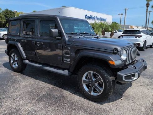 Used 2019 Jeep Wrangler Unlimited Sahara w/ Dual Top Group AWD/4WD image 2